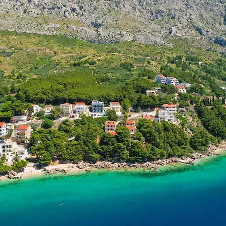 Mia 3 - Omis By Guide