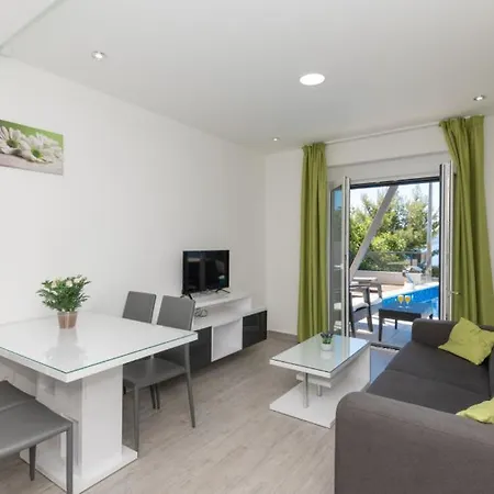 Mia 3 - Omis By Guide Apartmán